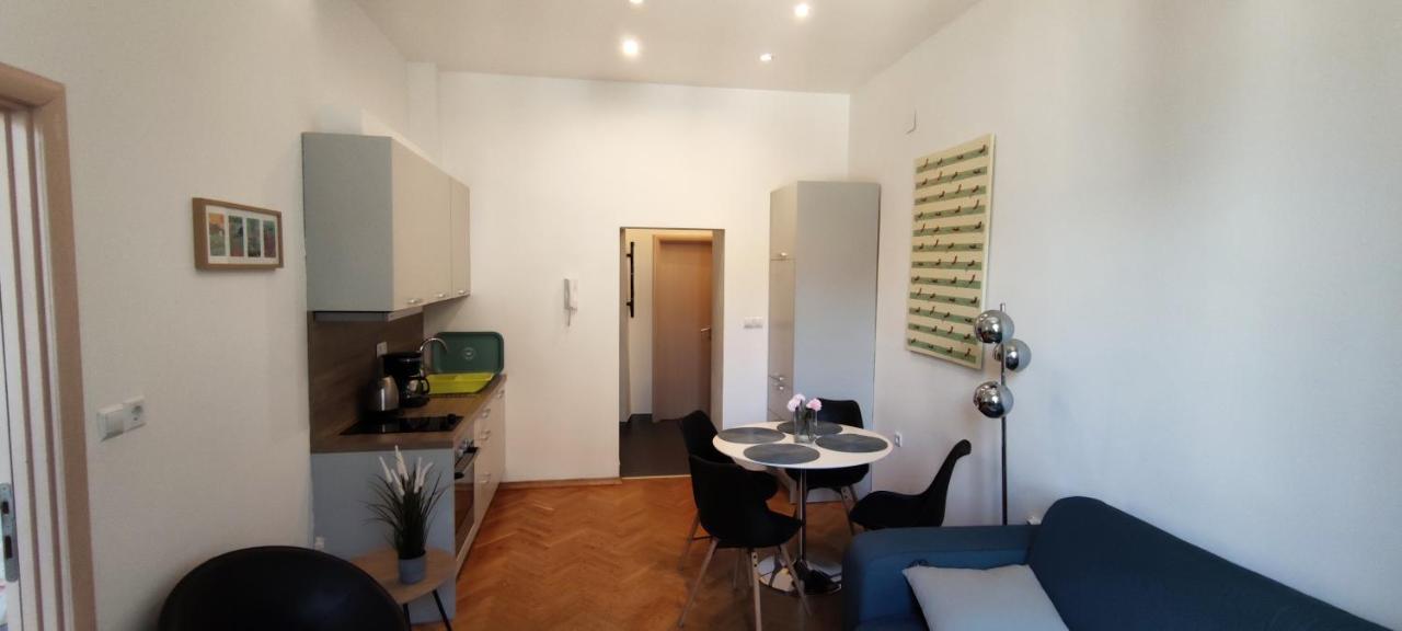 Apartment Milani With Private Garage Opatija Luaran gambar