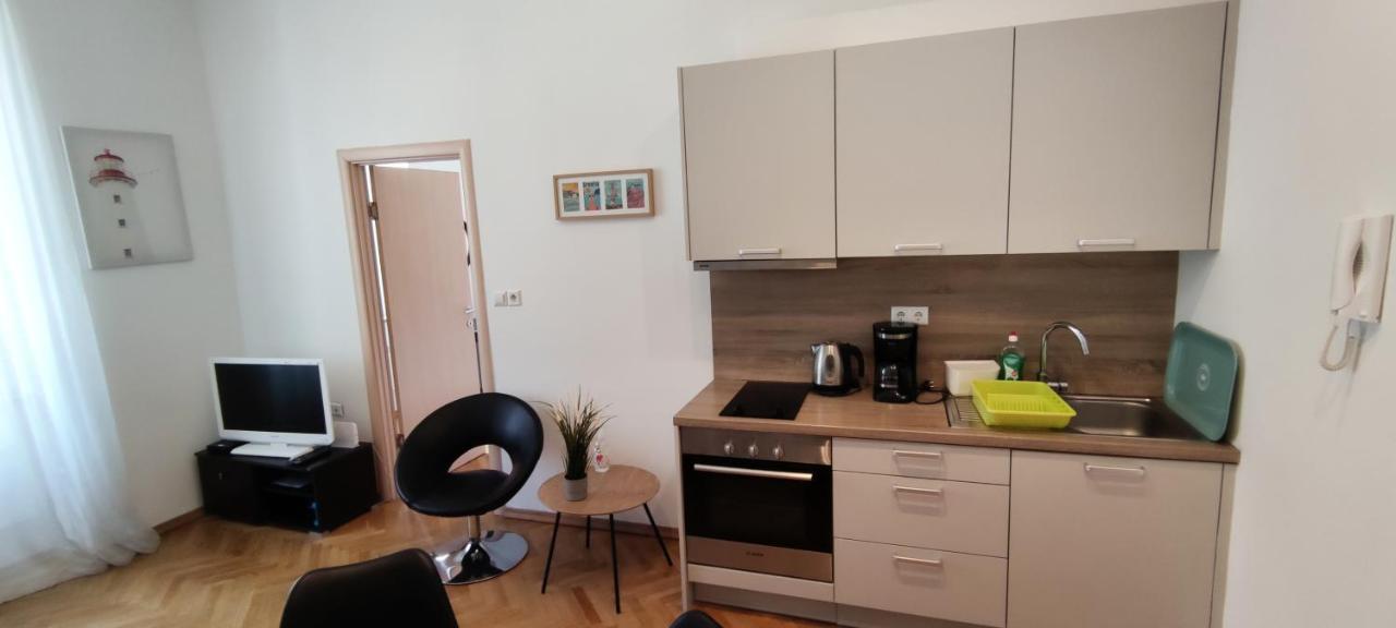 Apartment Milani With Private Garage Opatija Luaran gambar